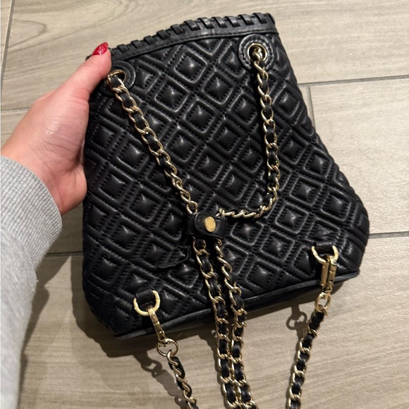 Tory Burch | Leather Bucket Bag - Picture 4 of 10